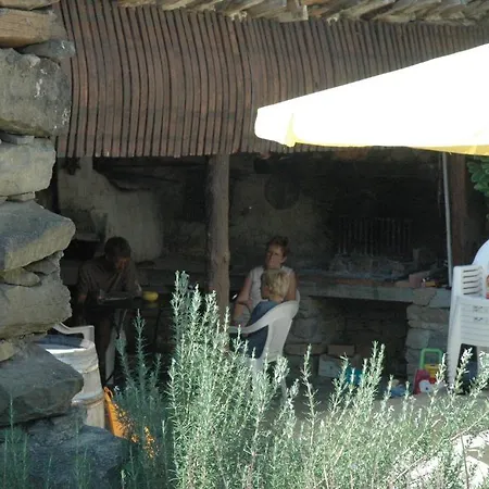 Domaine Bellelauze Guest house *