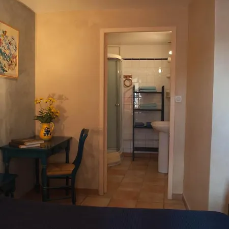 Domaine Bellelauze Guest house *