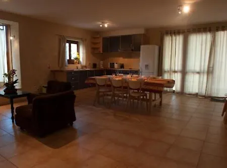 Domaine Bellelauze Guest house Bouriege