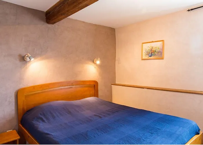 Pensión Domaine Bellelauze 3*