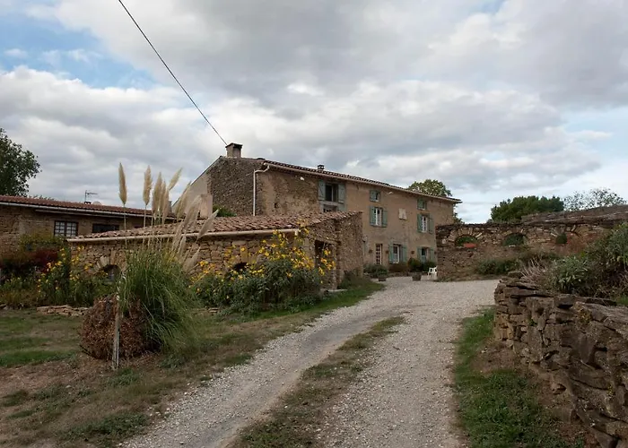Pensión Domaine Bellelauze 3*
